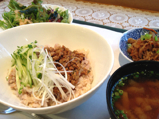 ジャージャー丼.jpg