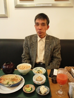 斉藤さんと玄米ご飯.jpg