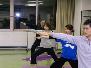 社内ヨガ教室「村上塾」blog③.jpg
