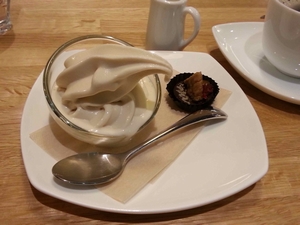豆乳アイスとローチョコ.jpg