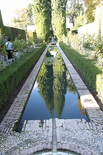 a-aIMG_0124　庭園　水路.jpg